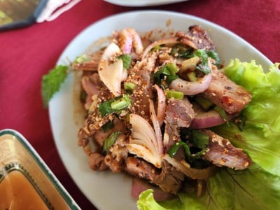 หมูน้ำตก