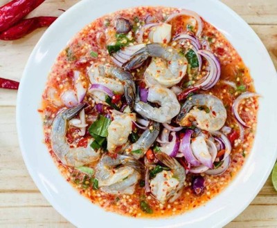 ยำกุ้งสด