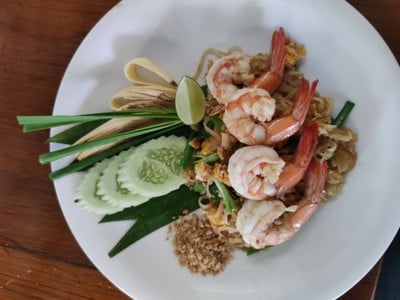 ผัดไทยกุ้งสด