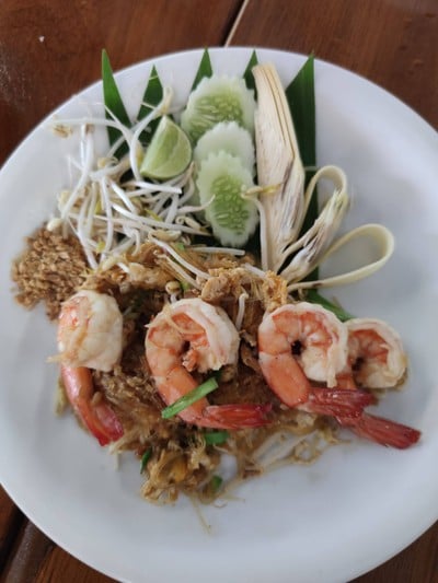 ผัดไทยกุ้งสด