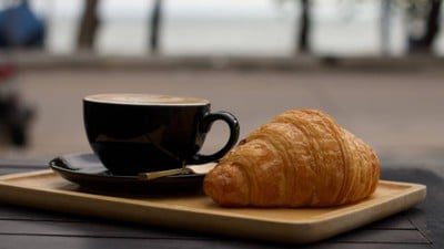 Thames coffee เลียบหาดจอมเทียน