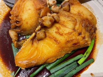 ปลาหิมะทอดซิอิ๊ว