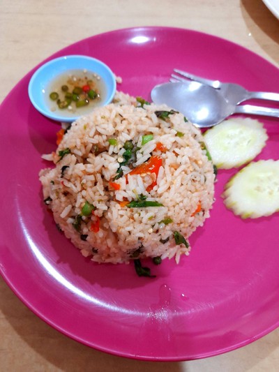 ข้าวผัดขี้เมาปลาเค็มกุ้งสด