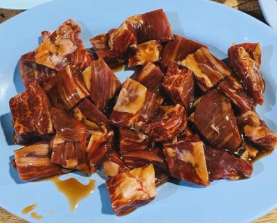 เนื้อลูกเต๋าหมัก