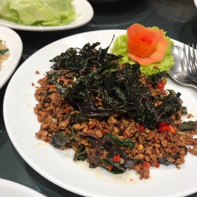 เป็ดผัดกระเพรา
