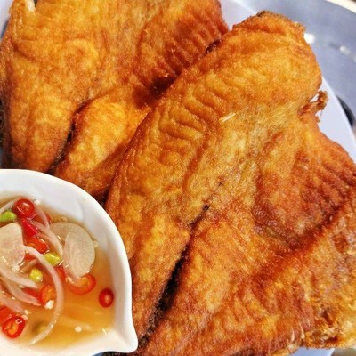 ปลานิลทอด(กับข้าว)