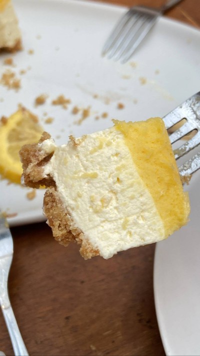 Lemon cheesecake