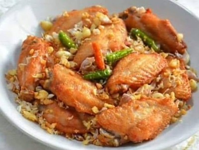 ข้าว  หน้า แหนมปีกไก่( สั่ง ราคา 75   ฿ร้อนๆแช็บๆ ฿  75 บ.