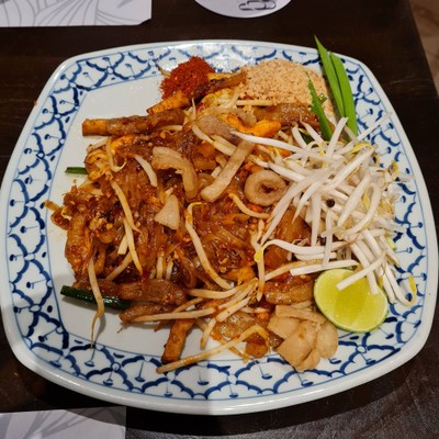 ผัดไทยกากหมู