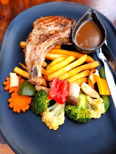 อาหาร หรือ เครื่องดื่ม