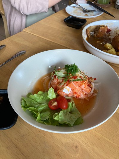 แซลมอนยำไทย