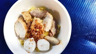 เมนูของร้าน เจ๊เฮียง ก๋วยเตี๋ยวลูกชิ้นปลา โบ๊เบ๊สะพาน4