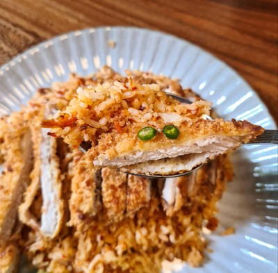 ข้าวคั่วน้ำพริกหมูทอด