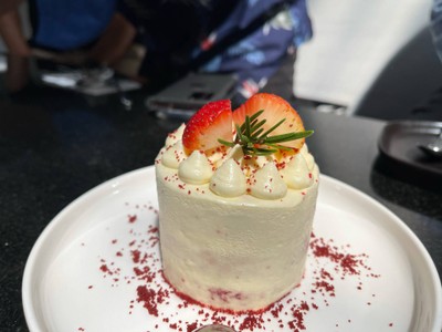 Red valvet strawberry cheesecake