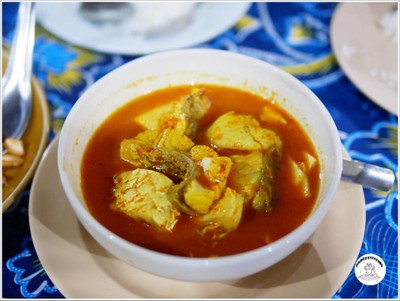 แกงส้มเนื้อปลากะพง ยอดมะพร้าว