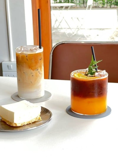 เมนูของร้าน 8 days a week