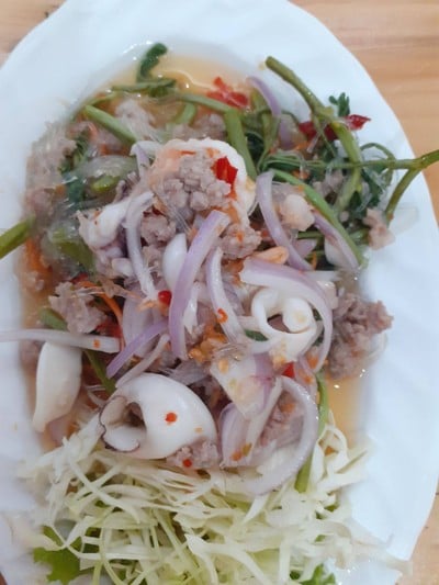 ยำวุ้นเส้นรวมมิตร