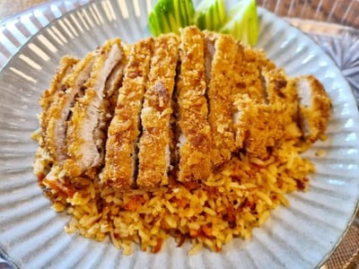 ข้าวคั่วน้ำพริกหมูทอด