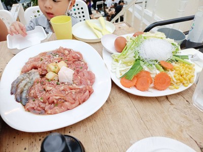 อาหาร หรือ เครื่องดื่ม
