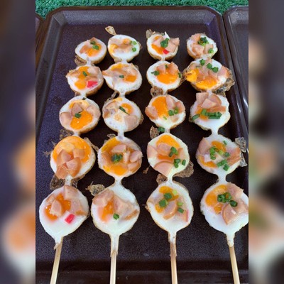 ไข่นกกระทา หน้าไส้กรอก