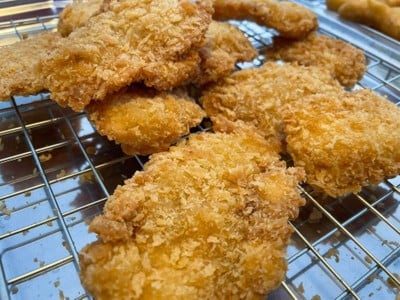 [อร่อยซ่ากับโค้ก] ข้าวหน้าปลาทอดกรอบ +  โค้ก ออริจินัล (ขวด)