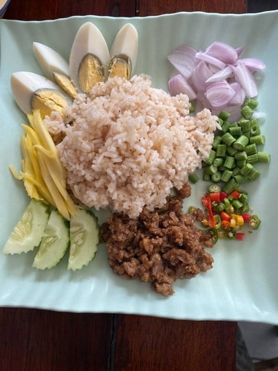 ข้าวราดแกงครัวนพรัตน์