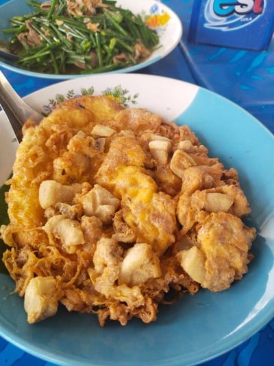 ไข่เจียวกากหมู