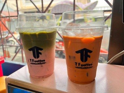 มัจฉะสตอเบอรรี่ และ ชาเย็น