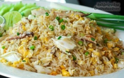 ข้าวผัดปู 1กล่อง ราคา 120 บ.