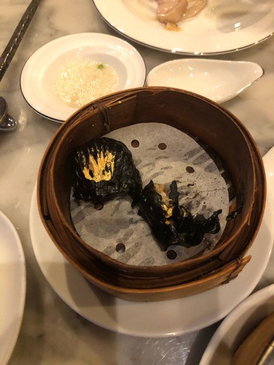 ติ่มซำฮะเก๋าดำทองคำเปลว