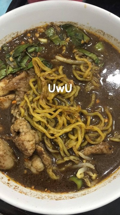 บะหมี่เหลือง หมู