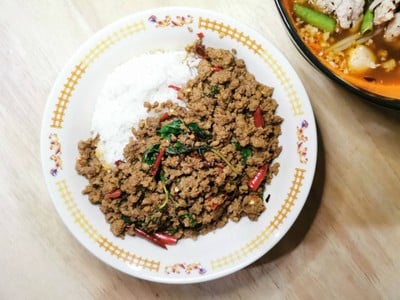 เมนูของร้าน เล็กใหญ่ ก๋วยเตี๋ยวต้มยำโบราณ บรรทัดทอง