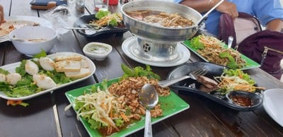 อาหาร หรือ เครื่องดื่ม