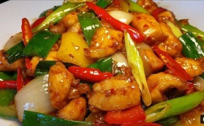 ข้าวหน้า  ไก่คั่วพริกเผา  ราคา฿  98