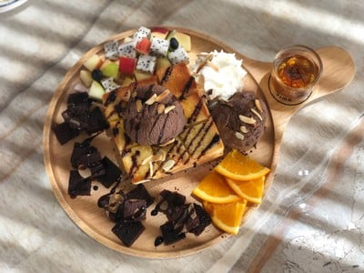 เมนูของร้าน White House Beach café and restaurant