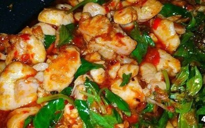 ข้าวหน้า  ต้มยำปลากระพงแห้ง   2  กล่อง   ราคา 220 บ.