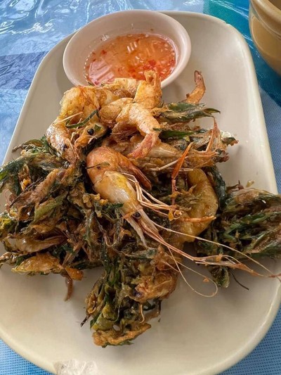 กุ้งทอดใบเล็บครุฑ