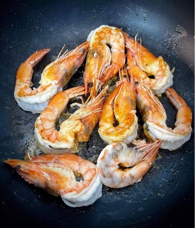 วิธีทำ ผัดไทยกุ้งสดห่อไข่ วิธีทำ ผัดไทยกุ้งสดห่อไข่
