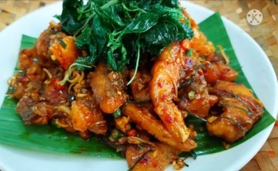 ข้าวหน้า  ต้มยำปลากระพงแห้ง1กล่อง+  แป๊ปซี่1แก้ว  32.  ในราคา  150