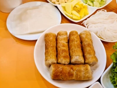 แหนมเนือง