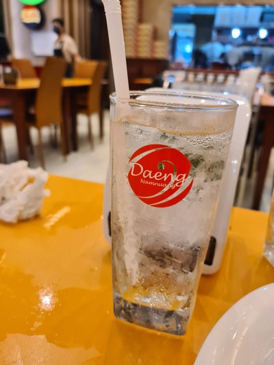 อาหาร หรือ เครื่องดื่ม