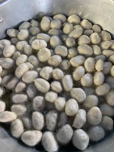 ลูกชิ้นทอดทองสุข สารภี สารภี