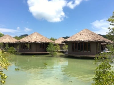 เดอะบลูสกายรีสอร์ทเกาะพยาม
