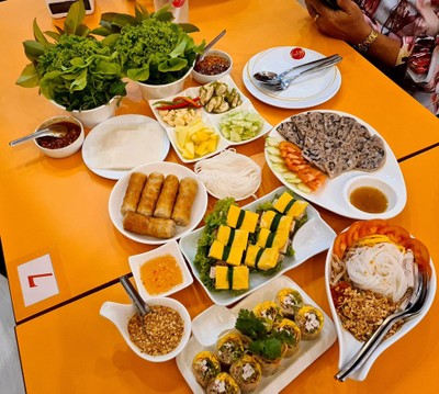 อาหาร หรือ เครื่องดื่ม