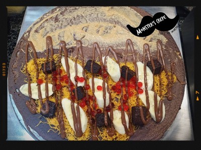 เครปดับเบิ้ลช็อคนูเทลล่า กล้วย เนยถั่ว บราวนี่ ฝอยทอง เยลลี่บอล