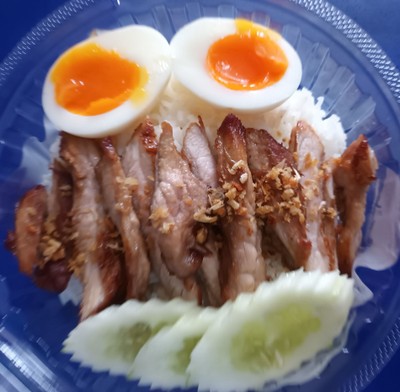 ข้าวหมูทอด+ไข่ยางมะตูม