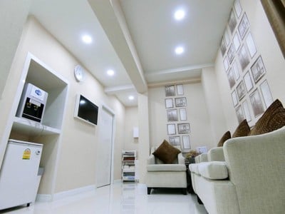 Featis Clinic ทองหล่อ