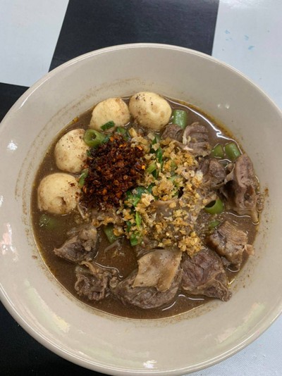 ก๋วยเตี๋ยวเรือหมูตุ๋น