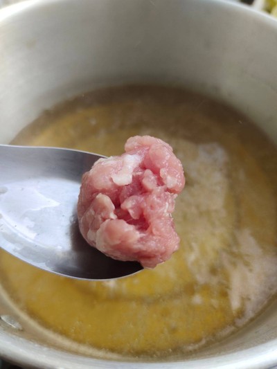 วิธีทำ แกงจืดสาหร่ายหมูสับ วิธีทำ แกงจืดสาหร่ายหมูสับ