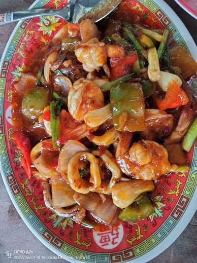 ทะเล คั่วพริกเผา  ลาดข้าว